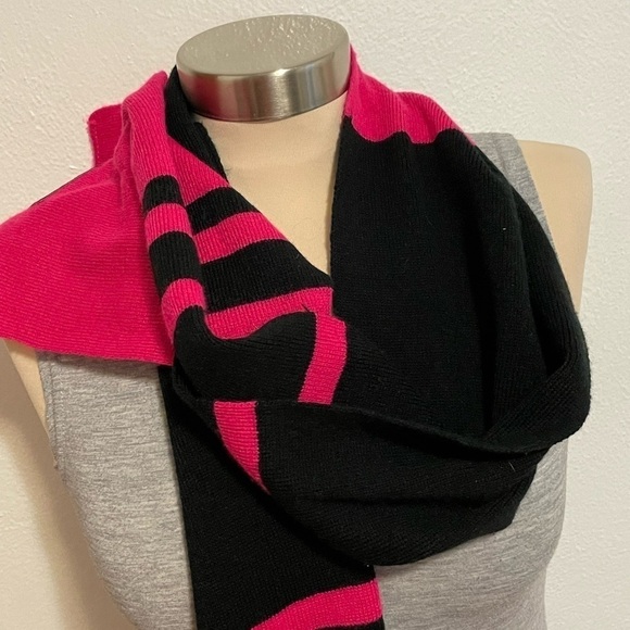 T Mobile Tuesday Black and Pink Striped Scarf - Picture 1 of 8